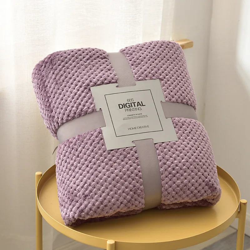 Couverture Bébé Ultra Douce en Polaire Corail – Plaid Chaud et Réconfortant pour Lit, Poussette et Sieste