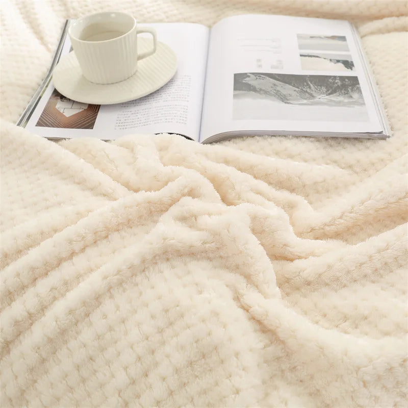 Couverture Bébé Ultra Douce en Polaire Corail – Plaid Chaud et Réconfortant pour Lit, Poussette et Sieste