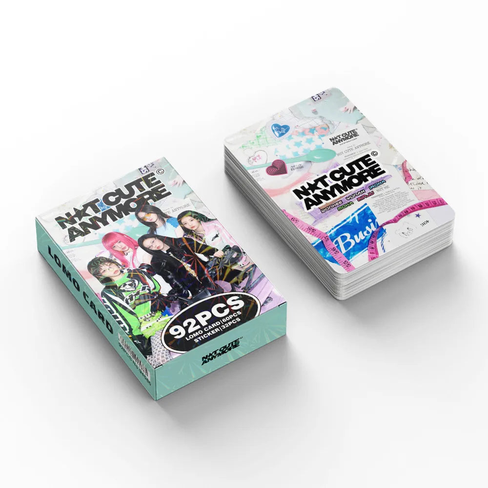 Illit, I'Llit Cute Anymore, Gllit, Cartes photo Kpop, Marchandises pour fans Kpop, 92 pièces dans une boîte (60 cartes Lomo + 32 autocollants), Cartes photo haute définition, Articles de collection, Petits cadeaux, Cadeaux