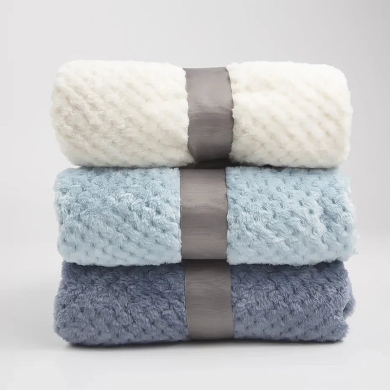 Couverture Bébé Ultra Douce en Polaire Corail – Plaid Chaud et Réconfortant pour Lit, Poussette et Sieste