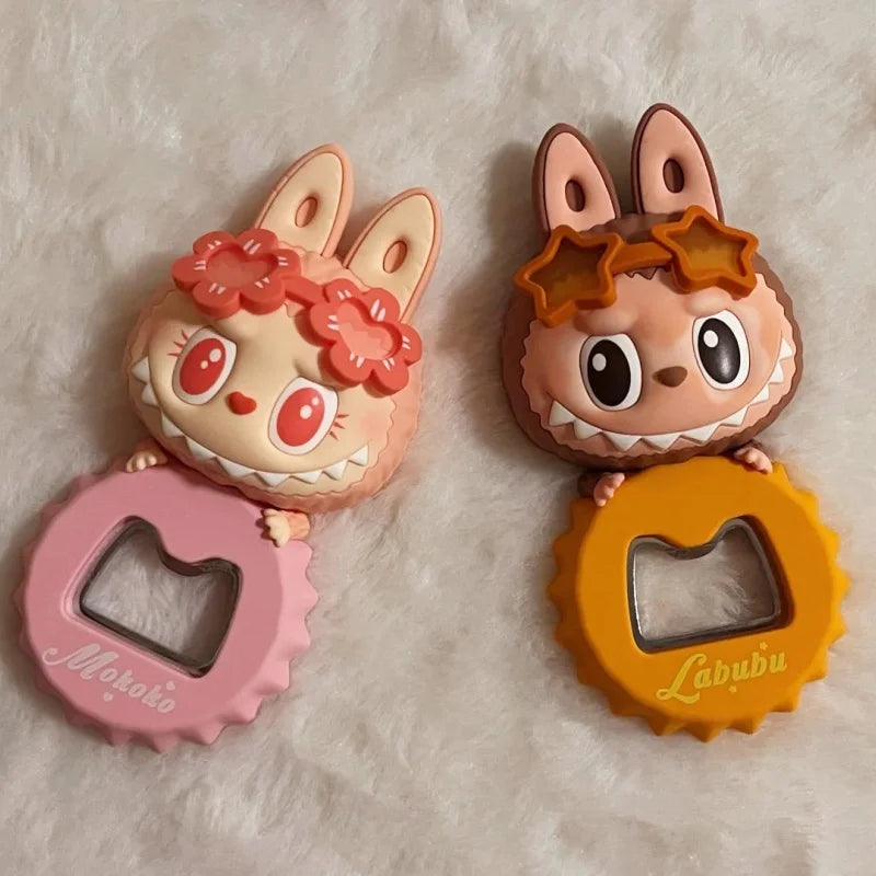 POP MART Série Pop Land Labubu Mokoko Shine Through Summer Jump Into Summer Décapsuleur Aimant de Réfrigérateur Boîte Mystère Figurine Jouet Cadeau