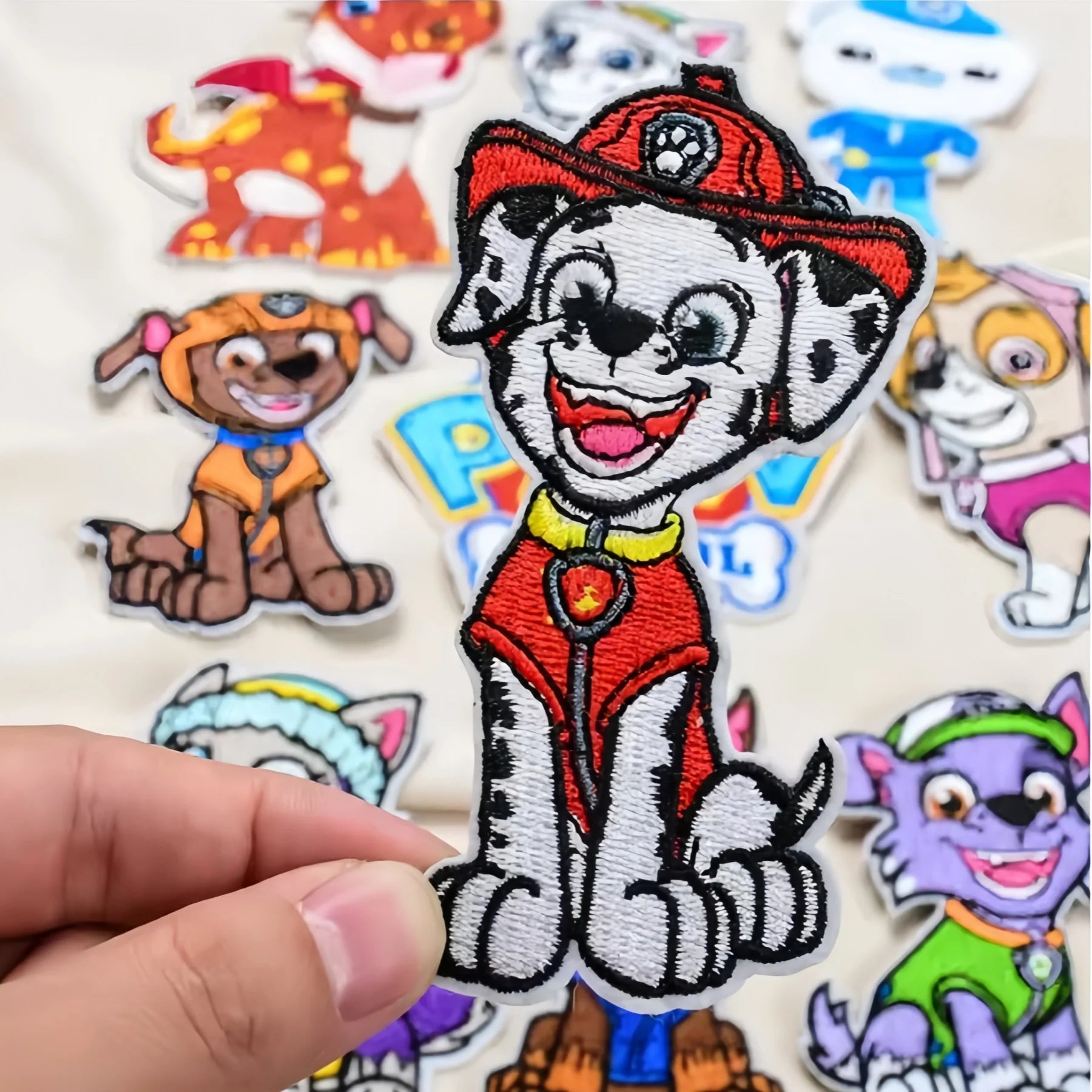 Patchs autocollants mignons de chien de dessin animé Pat'Patrouille, patchs thermocollants pour vêtements, vestes, badges, décorations, autocollants, cadeaux