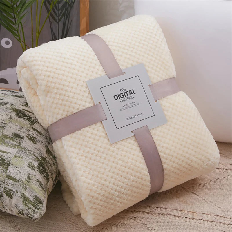 Couverture Bébé Ultra Douce en Polaire Corail – Plaid Chaud et Réconfortant pour Lit, Poussette et Sieste