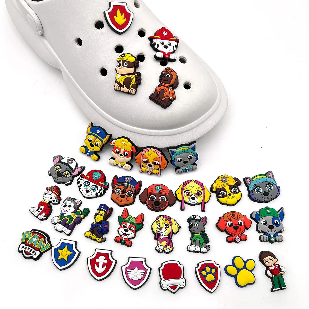 Breloques pour chaussures en PVC Pat'Patrouille, animaux de dessin animé, décorations DIY pour Crocs, chaussures de fête, jouets pour enfants, accessoires cadeaux de Noël